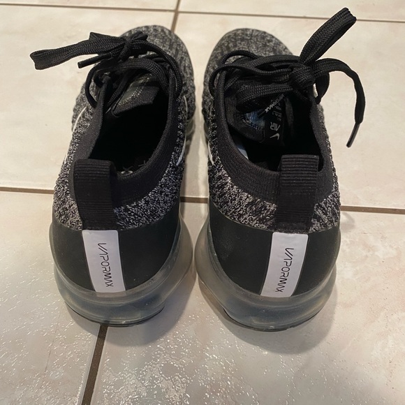 Nike Vapormax - Picture 2 of 4